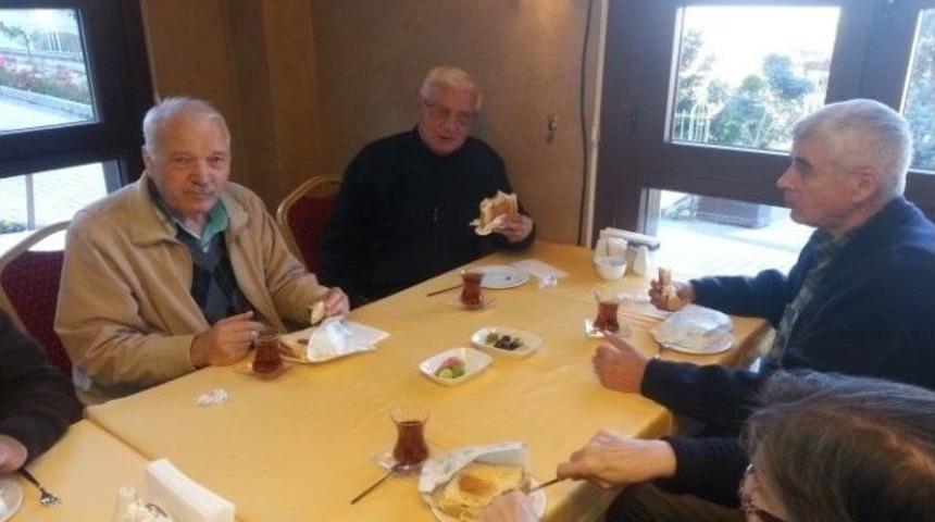 Huzurevi Sakinleri H&uuml;nkar K&ouml;şk&uuml;&rsquo;nde