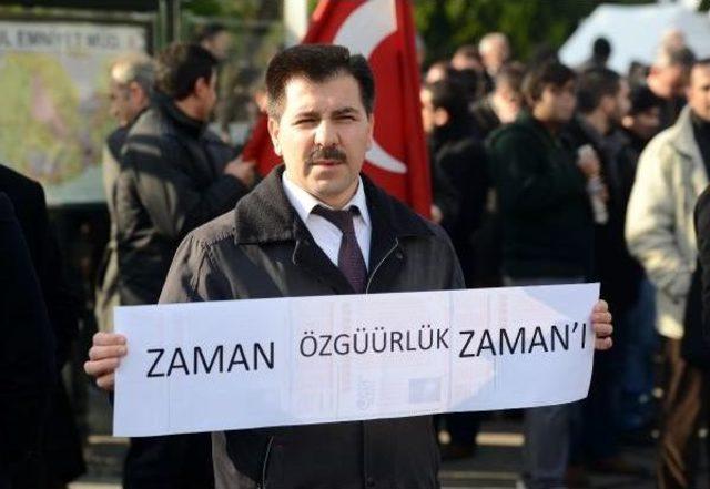 14 Aralık Operasyonlarını Kur'an Ve Zaman Gazetesi  Okuyarak Protesto Ettiler