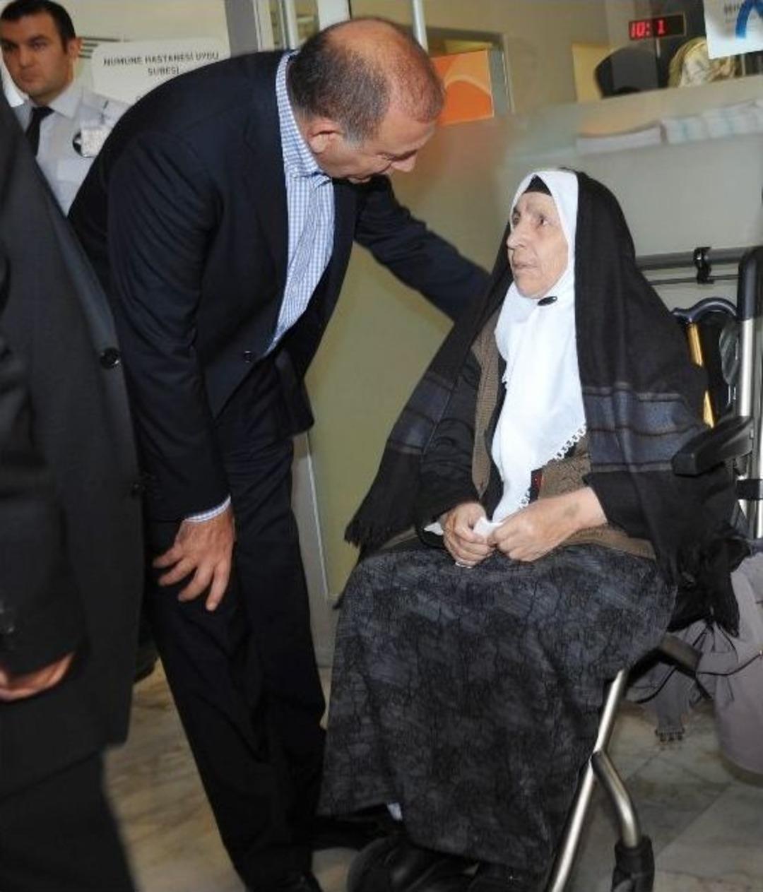 Chp Genel Sekreteri Tekin, Yaralı Bing&ouml;l İl Emniyet M&uuml;d&uuml;r&uuml; Atalay &Uuml;rker&rsquo;i Ziyaret Etti