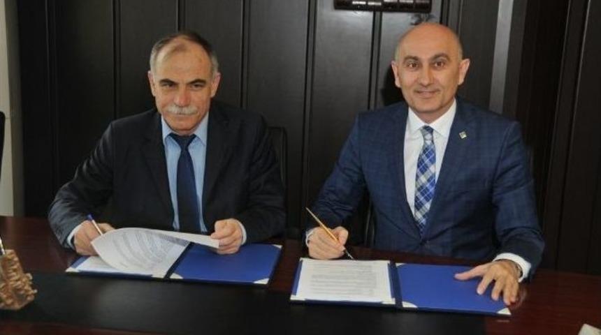 Om&uuml; Ve Hk&uuml; Arasında Havacılık Protokol&uuml; İmzalandı