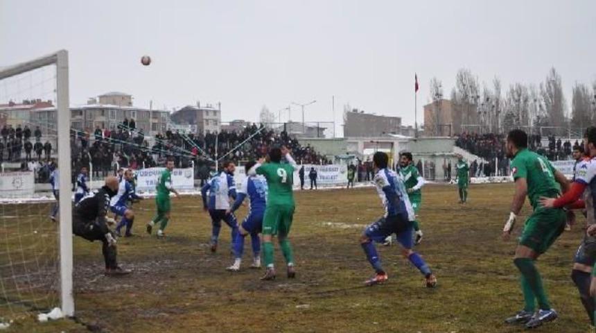 Kars'ta Antren&ouml;r 3-2'yle Sevin&ccedil;ten Deliye D&ouml;nd&uuml;