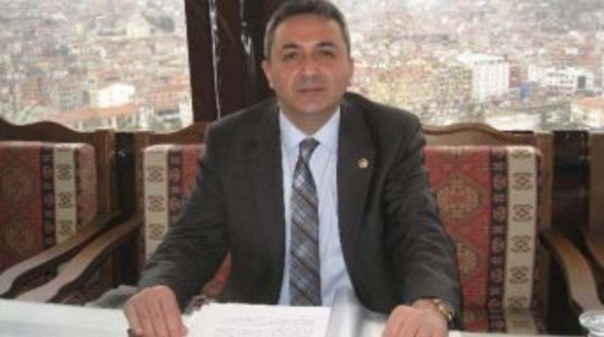 Emin &Ccedil;ınar&rsquo;dan Bayrak Hassasiyeti