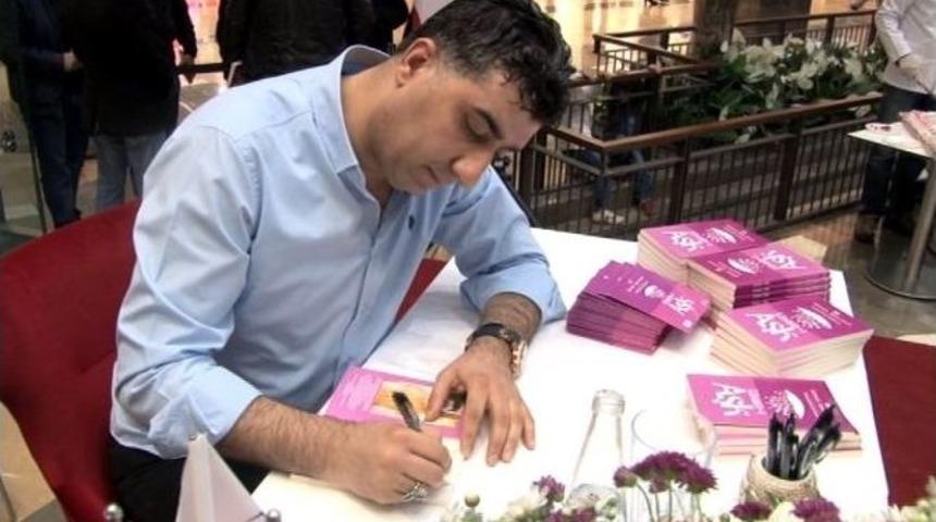 Niyazi Kocadağ, Okurlarıyla Piazza&rsquo;da Buluştu