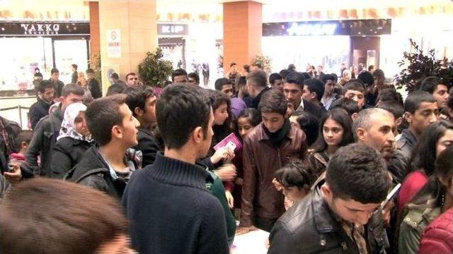 Niyazi Kocadağ, Okurlarıyla Piazza’da Buluştu