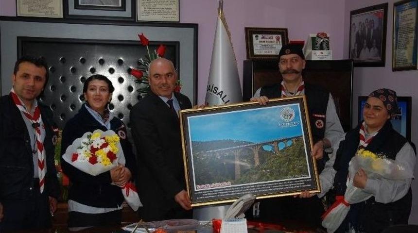 İzciler Karaisalı&rsquo;yı Ziyaret Etti