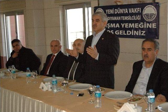 Yeni Dünya Vakfı, Bursiyer Öğrencilerle Bir Araya Geldi 1