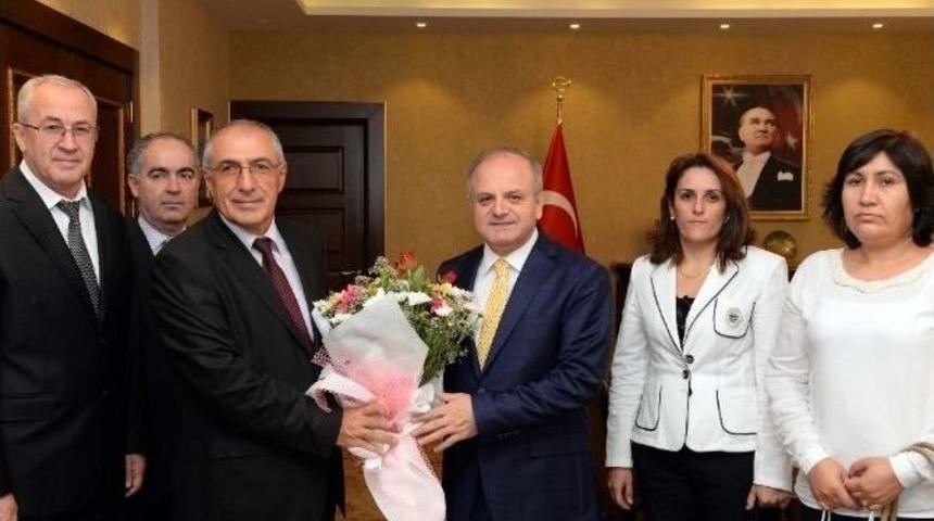 Mersin Ptt Başm&uuml;d&uuml;r&uuml; Sara&ccedil;, Vali &Ccedil;akacak&rsquo;ı Ziyaret Etti