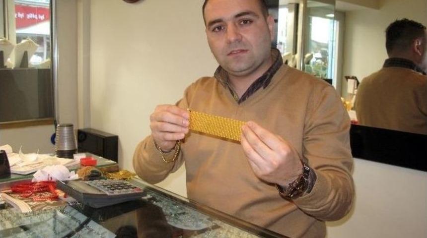 Uyanık Kuyumcu Dolandırıcıları Yakalattı