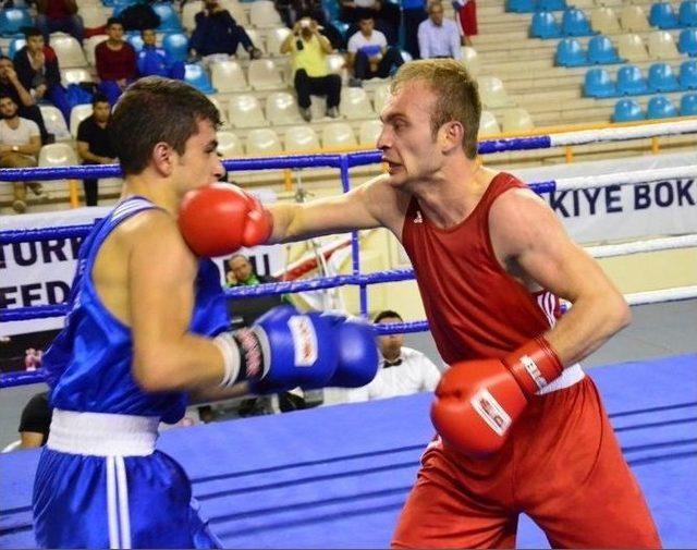 Türkiye Boks Grup Şampiyonası Adana’da Devam Ediyor