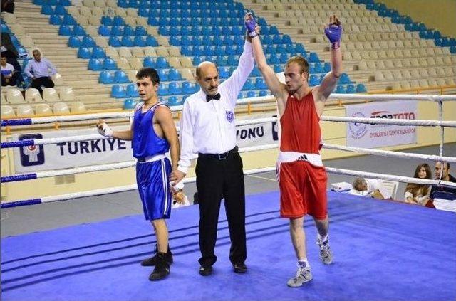 Türkiye Boks Grup Şampiyonası Adana’da Devam Ediyor