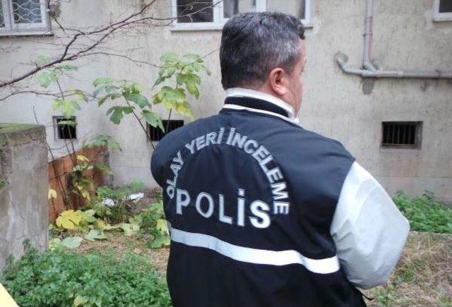 &Ccedil;arşafa Sarılı Yeni Doğmuş Bebek Cesedi Bulundu 2