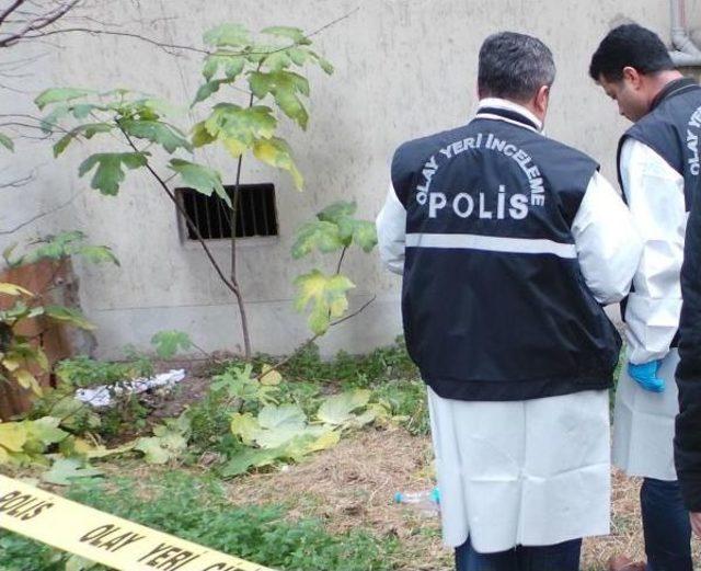 &Ccedil;arşafa Sarılı Yeni Doğmuş Bebek Cesedi Bulundu 3