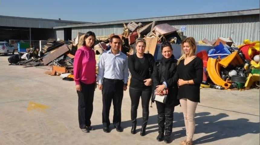 Kartepe Atık Getirme Merkezi İlgi Odağı Oldu