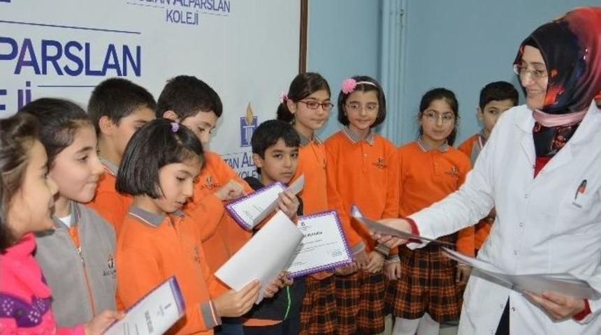 Resim Yarışmasında Dereceye Giren &Ouml;ğrencilere &Ouml;d&uuml;lleri Verildi