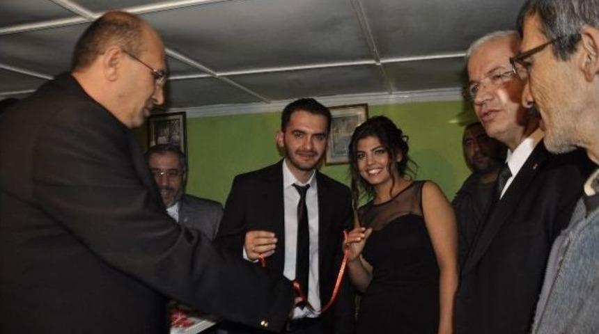 Torbalı Protokol&uuml; Gazeteciye Kız İstedi