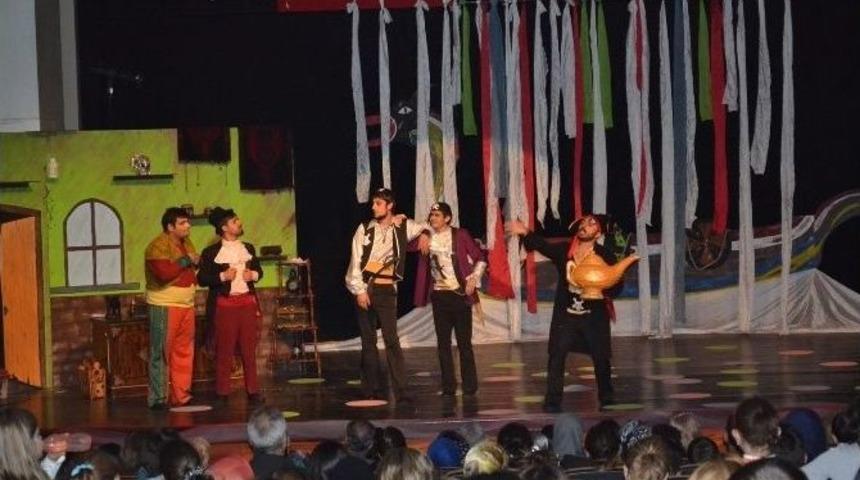 Alaaddin&rsquo;in Sihirli Lambası &Uuml;cretsiz Sahneleniyor