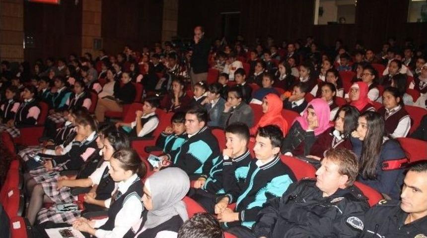 Iğdır&rsquo;da Tiyatro G&ouml;sterimi