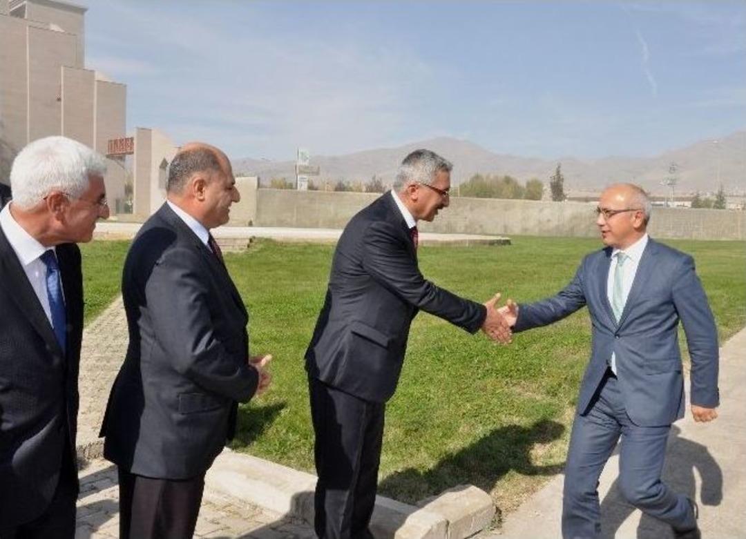 Ulaştırma Bakanı L&uuml;tfi Elvan Ve Kalkınma Bakanı Cevdet Yılmaz Niğde&rsquo;de