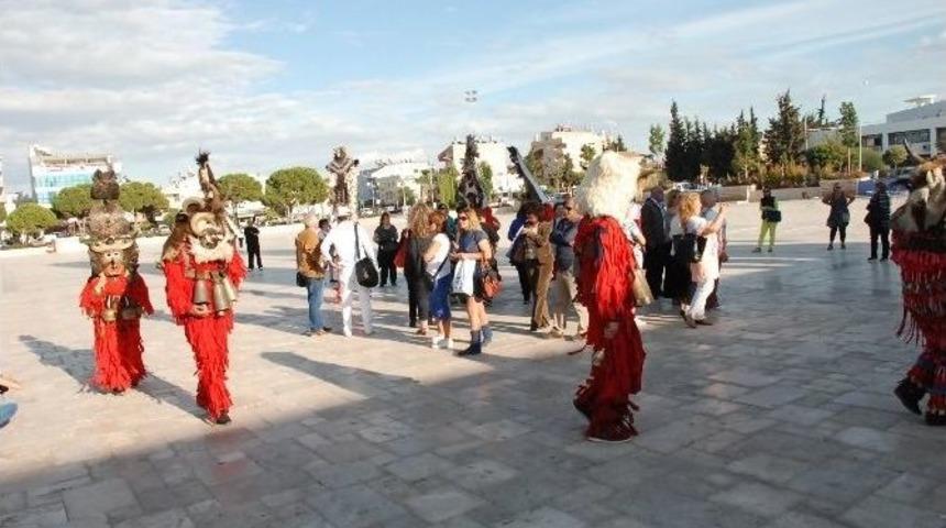 Bulgar Dans&ccedil;ılar G&ouml;sterileriyle G&ouml;z Doldurdu