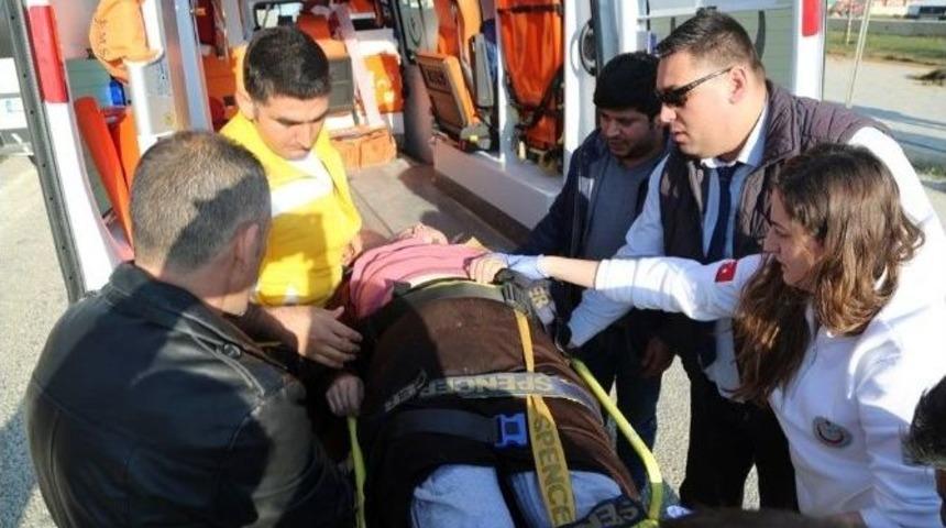 Milas&rsquo;ta Minib&uuml;s&uuml;n &Ccedil;arptığı Yaşlı Kadın Ağır Yaralandı