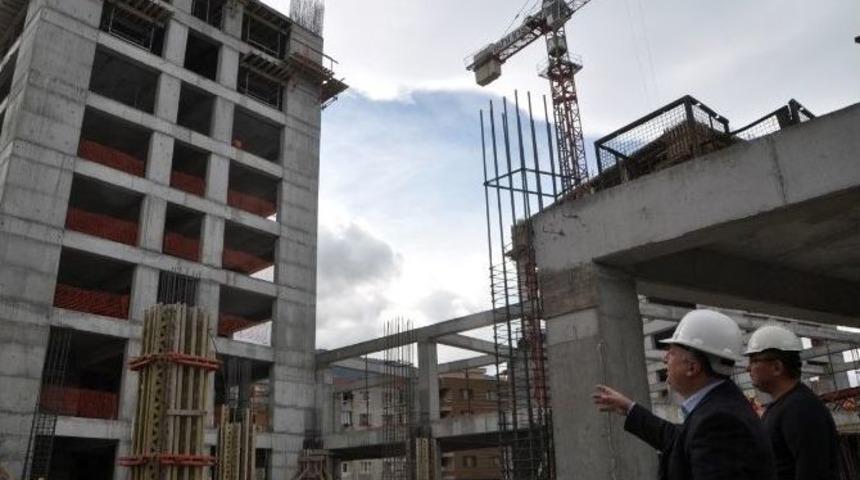 Oda Ve Dernekler Binası Hızla Y&uuml;kseliyor