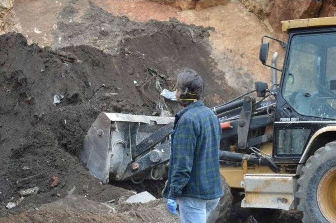 3 Yaşındaki İzzet&rsquo;in Cesedini K&ouml;pekler Arıyor