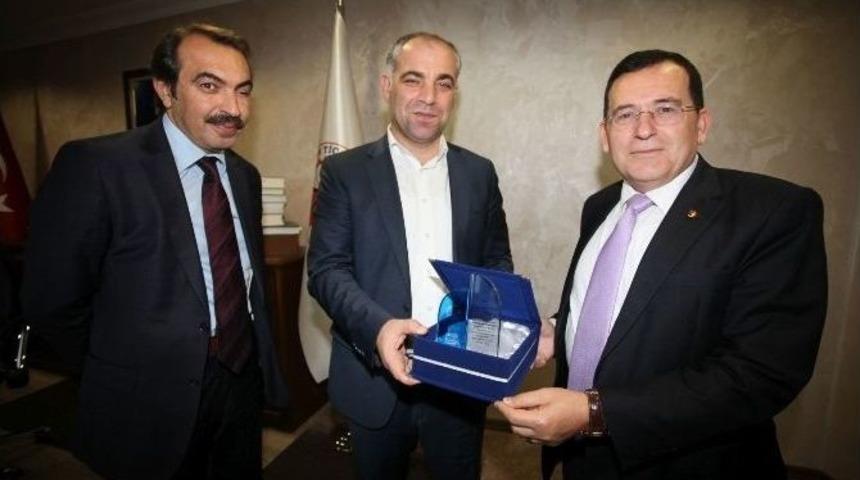 Balık&ccedil;ılık Sempozyumu Faba 2014&rsquo;den Ttso&rsquo;ya Plaket