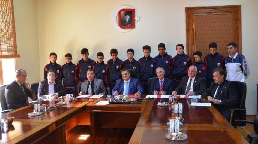 Bilecik&rsquo;te G&uuml;reş&ccedil;iler Yarışmalara Hazır