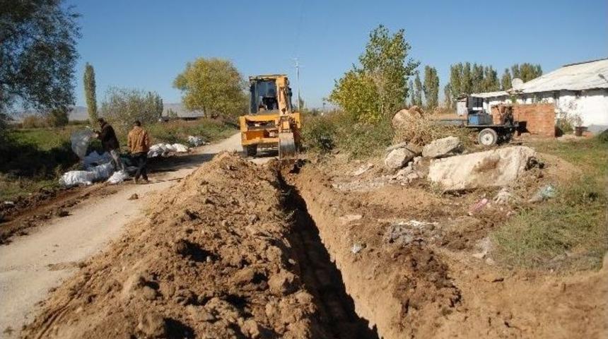 Bolvadin&rsquo;de Yeni İ&ccedil;me Suyu Hattı D&ouml;şenmeye Başlandı