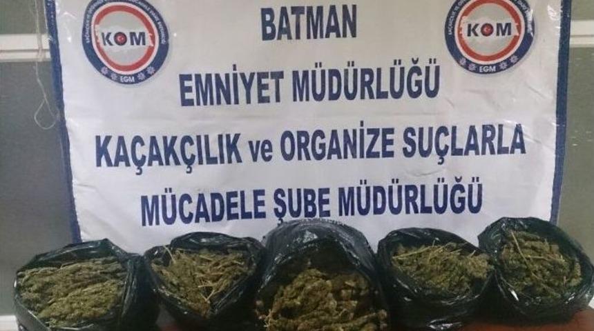 Park Halindeki Ara&ccedil;tan 33 Kilogram Esrar Ele Ge&ccedil;irildi