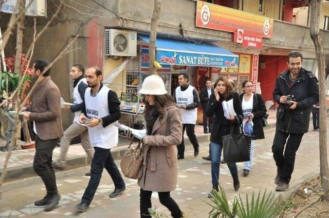 Şırnak Barosu İnsan Hakları Evrensel Bildirgesi Broş&uuml;r&uuml; Dağıttı 1