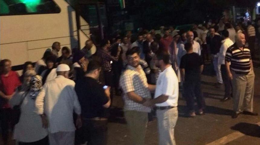 Denizlili Hacılar Dualar İle Karşılandı