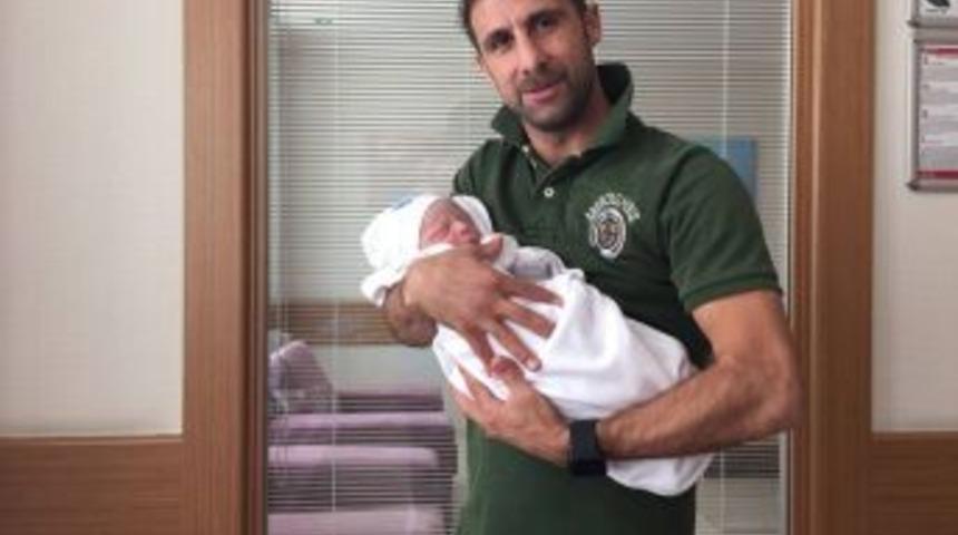 Elazığspor&rsquo;un Kaptanı İkinci Kez Baba Oldu