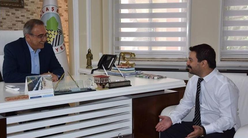Mhp&rsquo;li &Ouml;zt&uuml;rk, Alaşehir&rsquo;de Başkan Kara&ccedil;oban&rsquo;la Buluştu