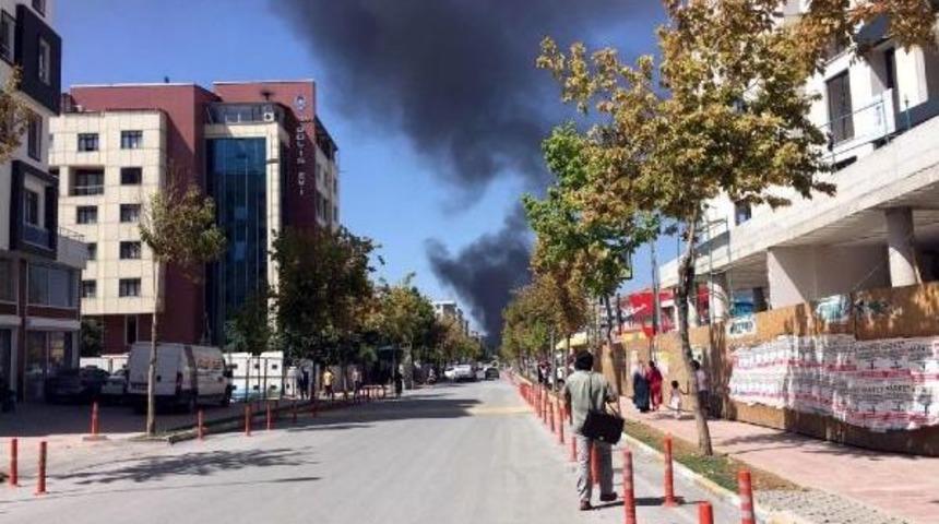 Van'da Karayolları Deposunda Yangın