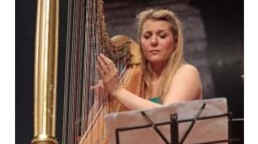 &Uuml;nl&uuml; Arp Sanat&ccedil;ısı İzmir&rsquo;de Konser Verdi