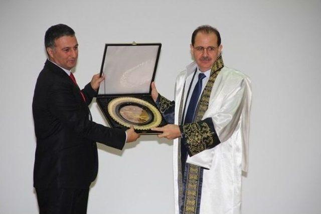 Bayburt Üniversitesi Akademik Yılı Törenle Açıldı