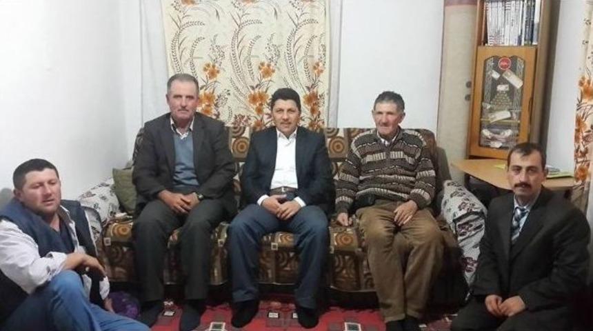 Emet M&uuml;ft&uuml;s&uuml; İsmail Temur, Hacıları Evinde Ziyaret Etti