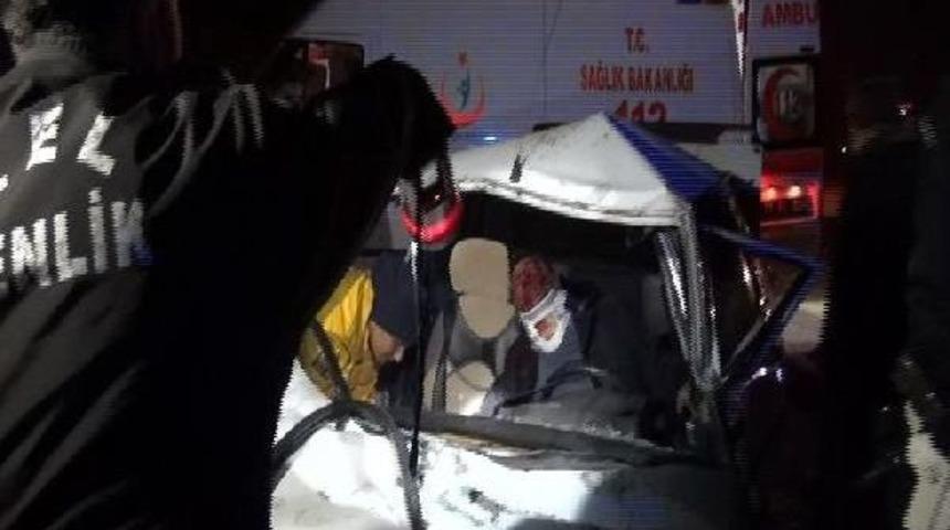 Kırıkkale'de Kaza: 1 &Ouml;l&uuml;, 3 Yaralı