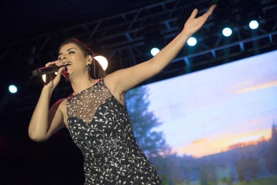 Zara, Kırkağa&ccedil;&rsquo;ta Hayranlarıyla Buluştu