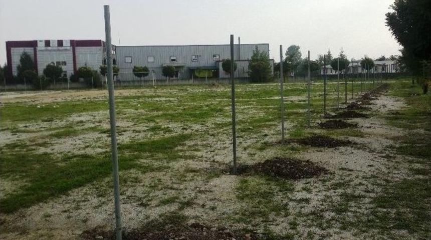 Sanayi Mahallesi Spor Sahası &Ccedil;alışmaları Başladı