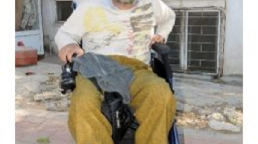 Engelli Aracının Ak&uuml;s&uuml;n&uuml; &Ccedil;aldılar