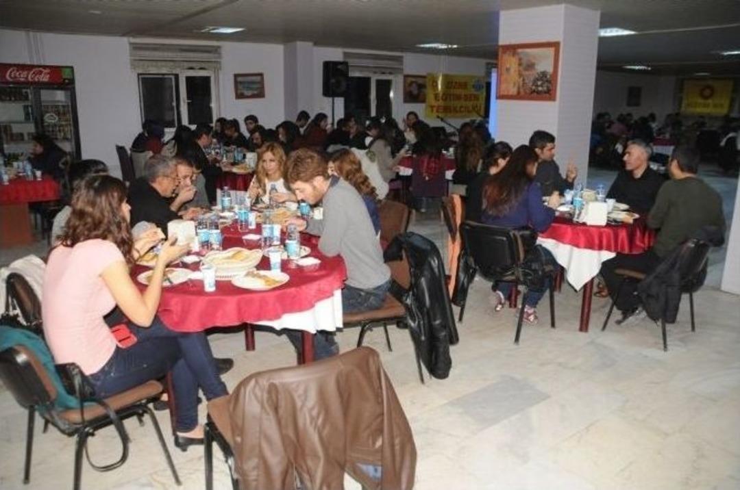 Cizre&rsquo;de Eğitim Sen&rsquo;den Kaynaşma Gecesi