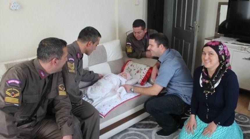 Beyşehir&rsquo;de Jandarmasından Baba Olan Gaziye Ziyaret