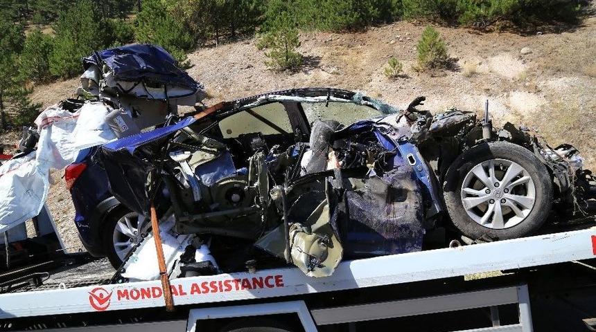 Başkent&rsquo;te D&uuml;ğ&uuml;n Yolunda Feci Kaza: 5 &Ouml;l&uuml;