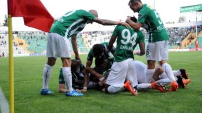 Timsah, Balıkesir&rsquo;de Moral Peşinde