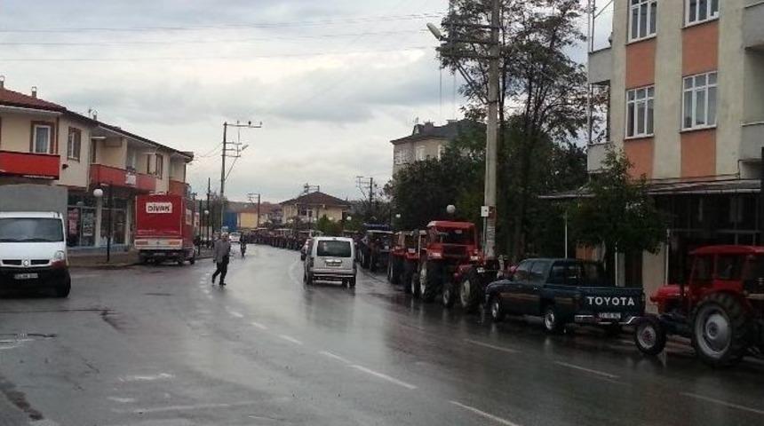 Muayeneye Gelmeyen Traktörlerin Cezası İndirilince Uzun Kuyruklar Oluştu