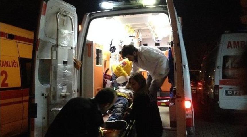 &Uuml;nye&rsquo;de Feci Kaza: 2 &Ouml;l&uuml;, 1 Yaralı