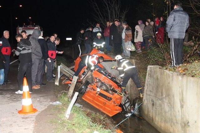 &Uuml;nye&rsquo;de Feci Kaza: 2 &Ouml;l&uuml;, 1 Yaralı 3