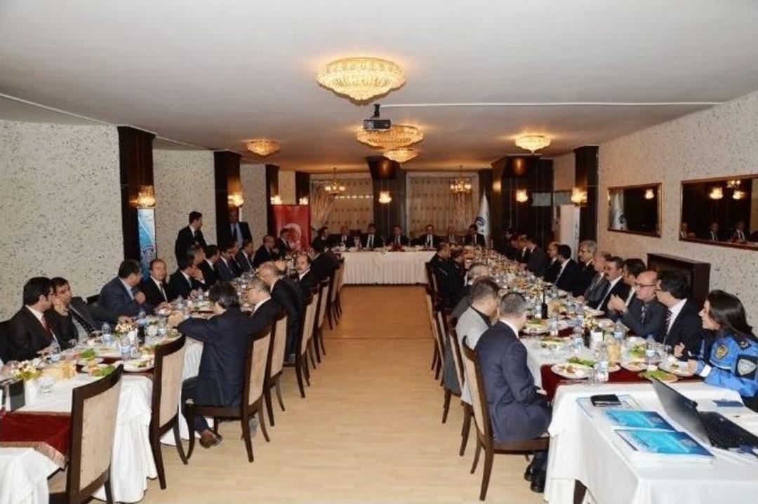 Vali Altıparmak, &ldquo;t&uuml;m Kurumlar, Mavi Kartaneleri Projesi&rsquo;ne Destek Vermeli&rdquo;